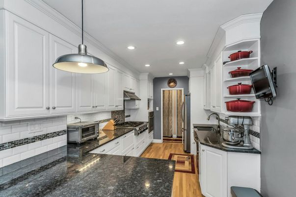 Interior, Kitchen, Pendant Lights, Recessed Lighting, Wood Texture Flooring