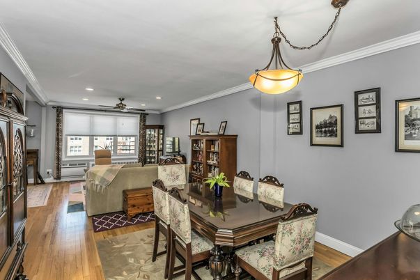Dining room, Interior, Living room, Pendant Lights, Recessed Lighting, Wood Texture Flooring