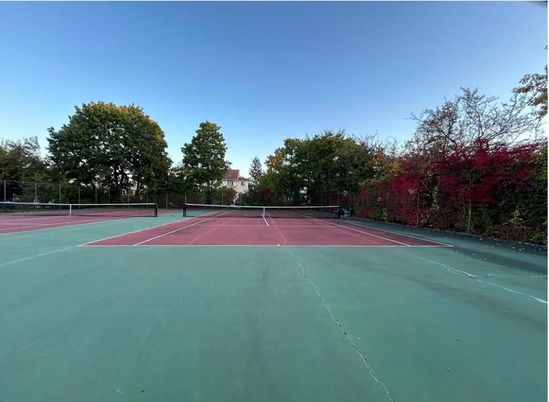 Exterior, Tennis Courts