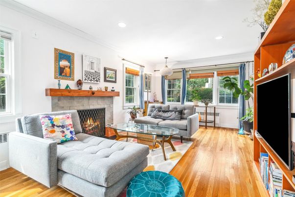 Fireplace, Interior, Living room, Pendant Lights, Recessed Lighting, Wood Texture Flooring