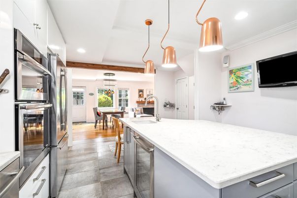 Dining room, Interior, Kitchen, Pendant Lights, Recessed Lighting, Stainless Steel Appliances