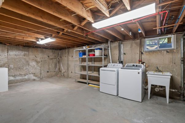Interior, Washer, Wooden Beams, Wooden Ceilings