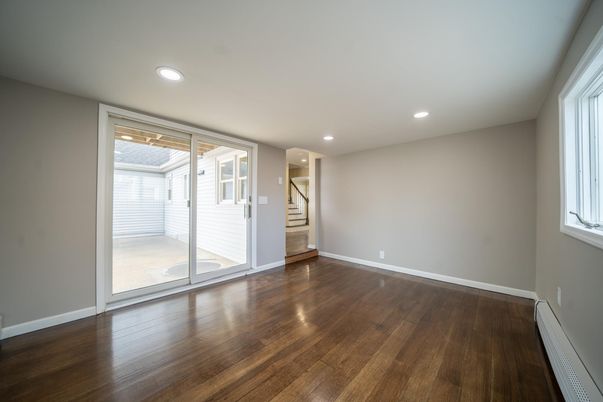 Empty room, Interior, Recessed Lighting, Wood Texture Flooring