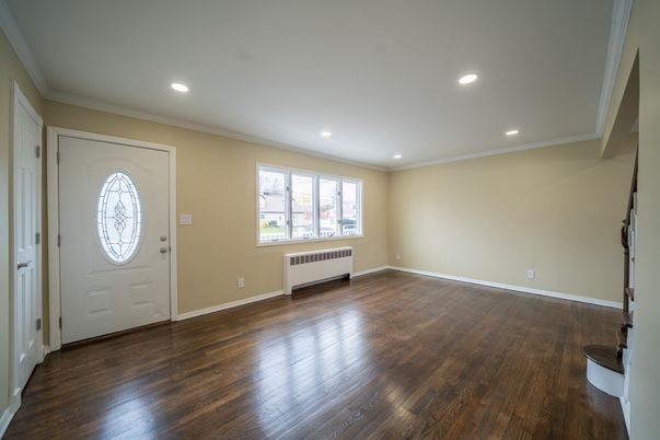 Empty room, Interior, Recessed Lighting, Wood Texture Flooring