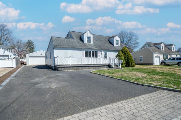 Attached, Detached Garage, Exterior, Facade, Cape Cod