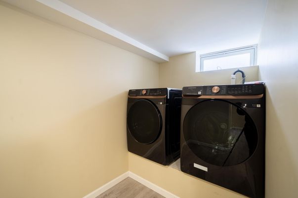 Interior, Washer, Wood Texture Flooring