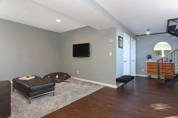 Interior, Recessed Lighting, Wood Texture Flooring