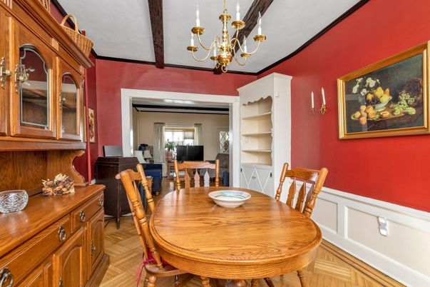 Chandelier, Dining room, Interior, Piano, Wood Texture Flooring