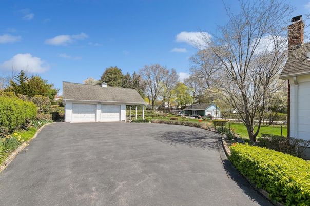 Detached Garage, Exterior