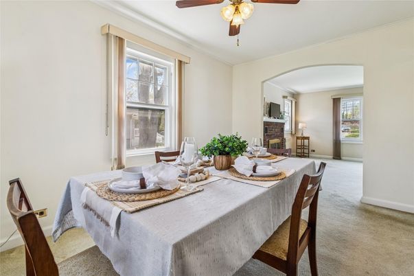 Dining room, Interior
