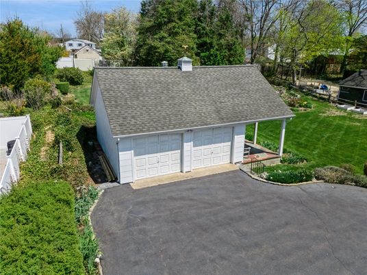 Detached Garage, Exterior