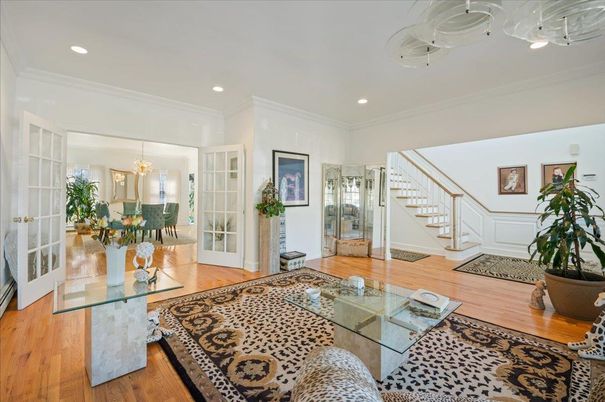 Chandelier, Dining room, Interior, Living room, Recessed Lighting, Wood Texture Flooring