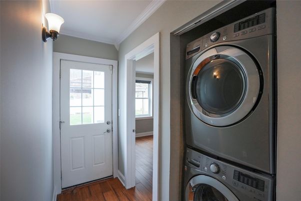 Interior, Utility Closets, Washer, Wood Texture Flooring