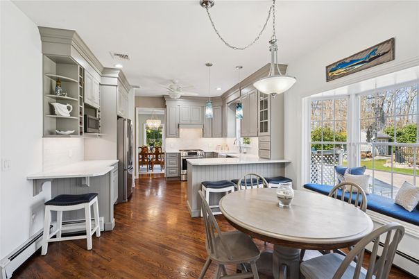 Dining room, Interior, Kitchen, Pendant Lights, Recessed Lighting, Wood Texture Flooring