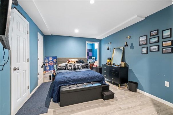 Bedroom, Interior, Recessed Lighting, Wood Texture Flooring