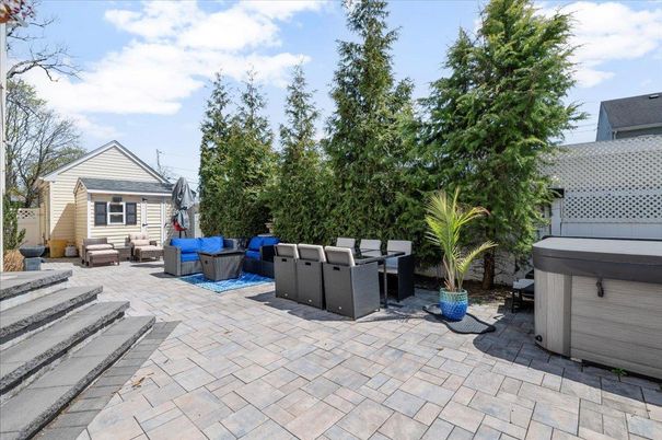 Exterior, Hot Tub