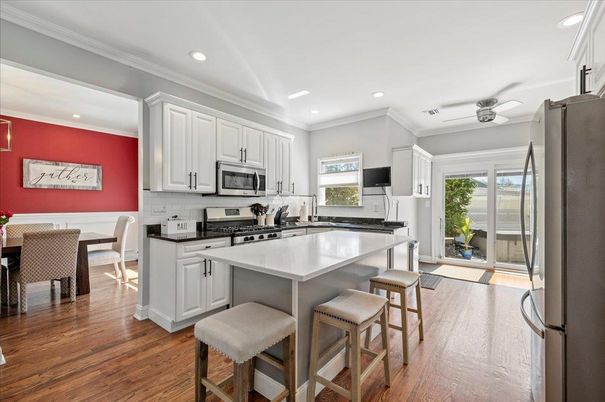 Dining room, Interior, Kitchen, Recessed Lighting, Wood Texture Flooring