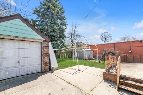 Backyard, Detached Garage, Exterior