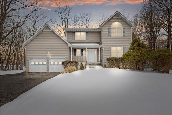 Attached, Exterior, Facade, Farmhouse