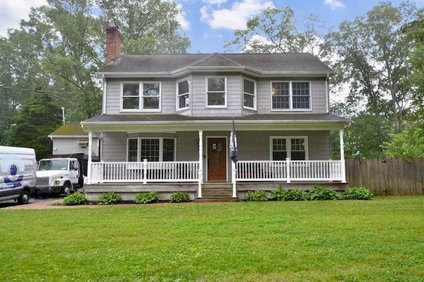 Attached, Exterior, Facade, American Foursquare