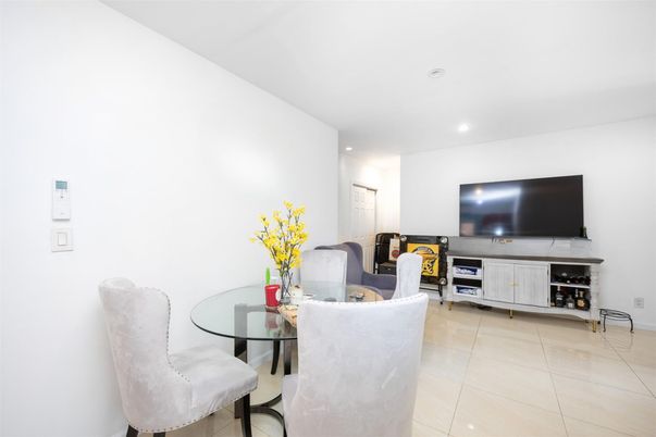 Dining room, Interior, Living room, Recessed Lighting