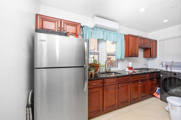 Interior, Kitchen, Recessed Lighting, Washer
