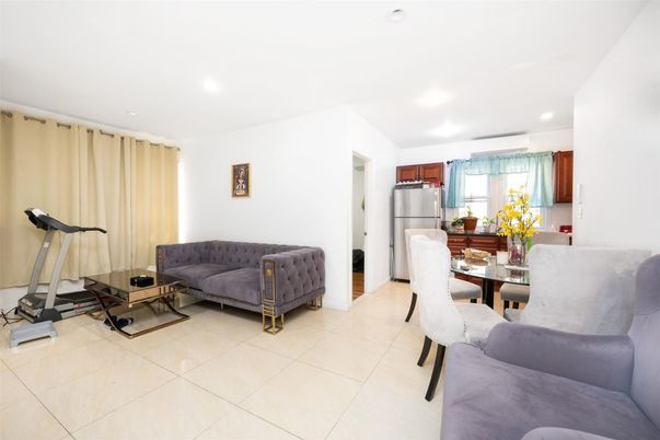 Dining room, Interior, Recessed Lighting