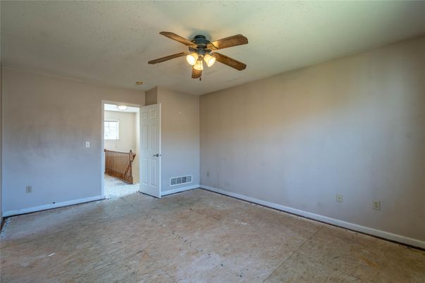 Empty room, Interior