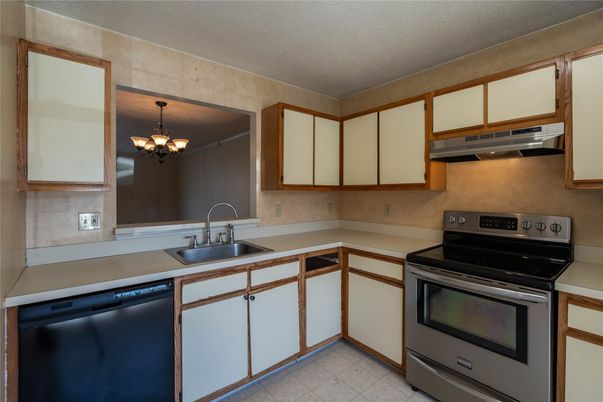 Chandelier, Interior, Kitchen