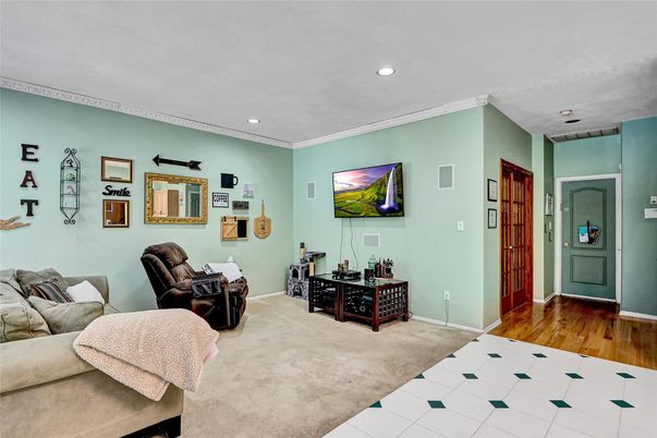Interior, Living room, Recessed Lighting, Wood Texture Flooring