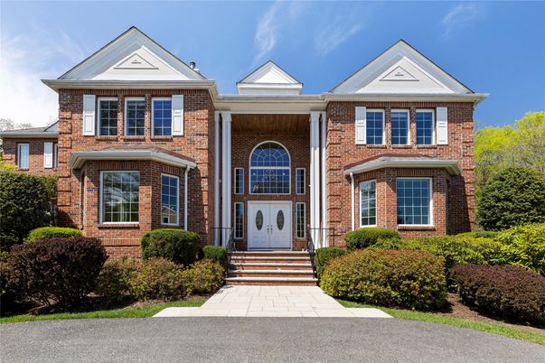 Exterior, Facade, Brick Facade, Georgian