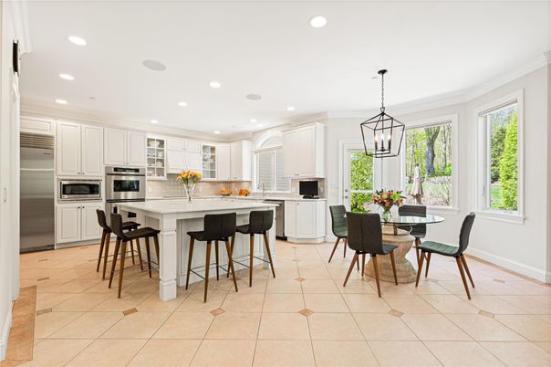 Dining room, Interior, Kitchen, Pendant Lights, Recessed Lighting, Stainless Steel Appliances