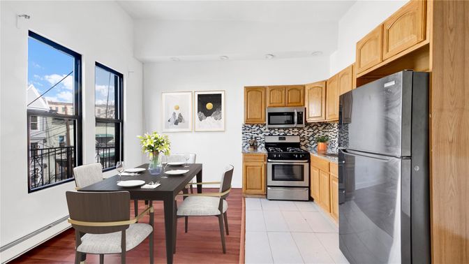 Dining room, Interior, Kitchen, Stainless Steel Appliances, Wood Texture Flooring