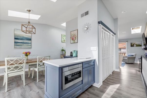 Dining room, Interior, Kitchen, Pendant Lights, Recessed Lighting, Wood Texture Flooring