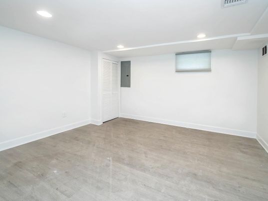 Empty room, Interior, Recessed Lighting, Wood Texture Flooring
