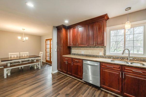 Chandelier, Dining room, Interior, Kitchen, Pendant Lights, Recessed Lighting, Wood Texture Flooring