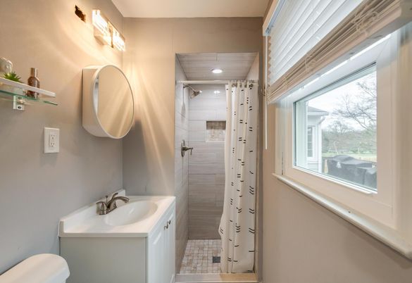 Bathroom, Interior, Recessed Lighting