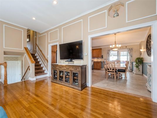 Chandelier, Dining room, Interior, Recessed Lighting, Wood Texture Flooring