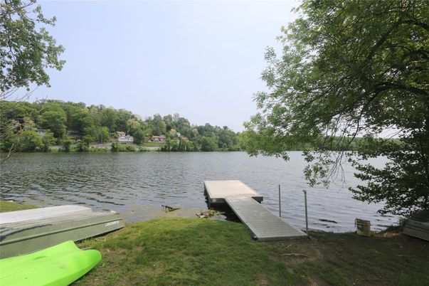 Exterior, Lake