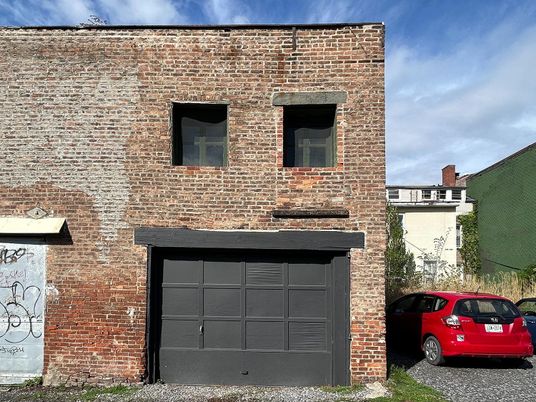 Attached, Exterior, Facade, Brick Facade, Rowhouse