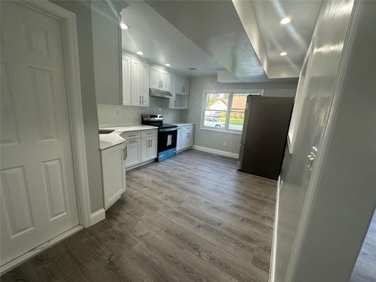 Interior, Kitchen, Recessed Lighting, Wood Texture Flooring