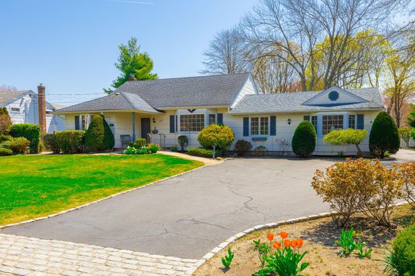 Backyard, Exterior, Facade, Cape Cod