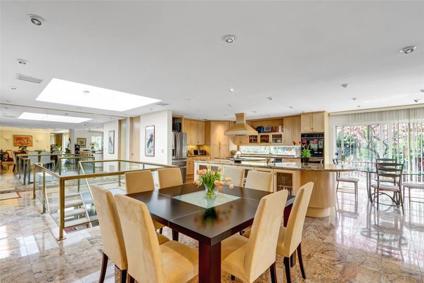 Dining room, Interior, Kitchen, Recessed Lighting, Stainless Steel Appliances