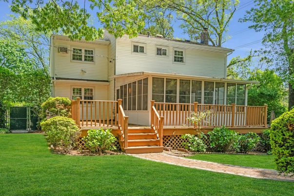 Backyard, Exterior, Facade, Raised Ranch