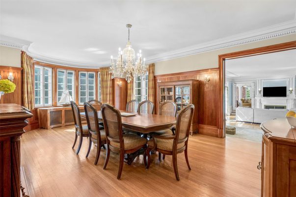 Chandelier, Dining room, Fireplace, Interior, Wood Texture Flooring