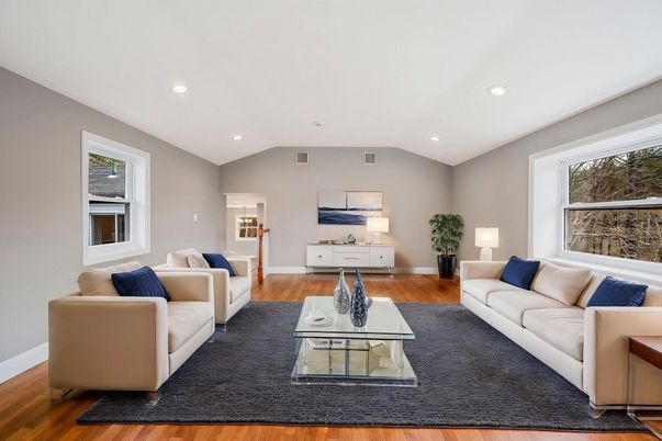Interior, Living room, Recessed Lighting, Wood Texture Flooring
