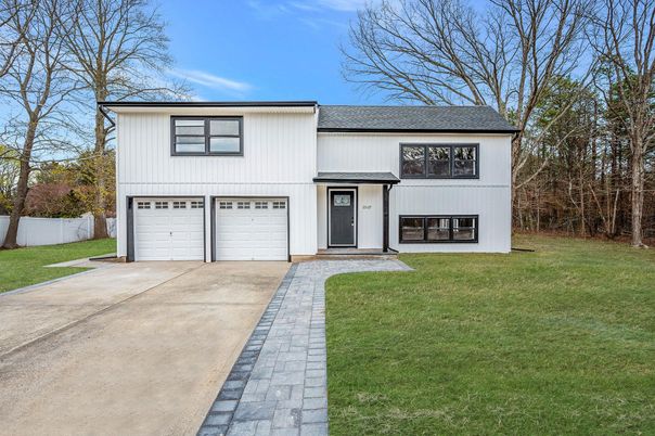 Attached, Exterior, Facade, Farmhouse