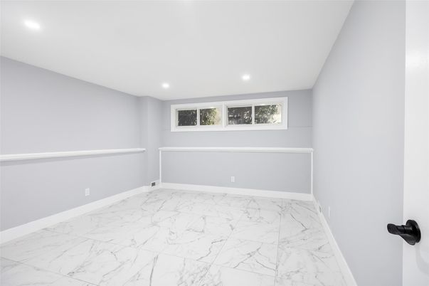 Empty room, Interior, Marble, Recessed Lighting