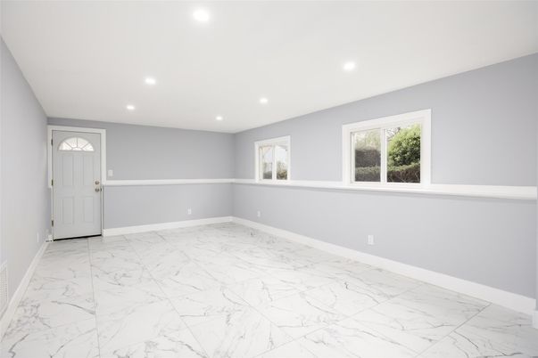Empty room, Interior, Marble, Recessed Lighting