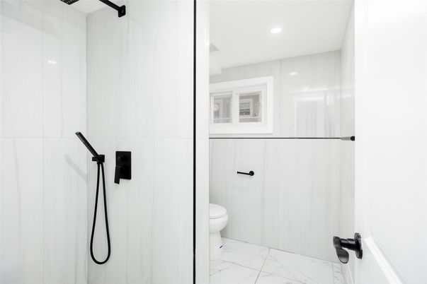 Bathroom, Interior, Marble, Recessed Lighting